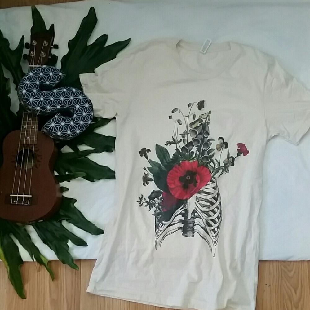 Flowers and bones graphic tee CIY NWOT